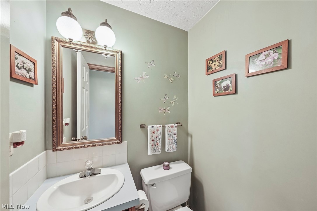 2337 Reno Drive NE Louisville OH 44641