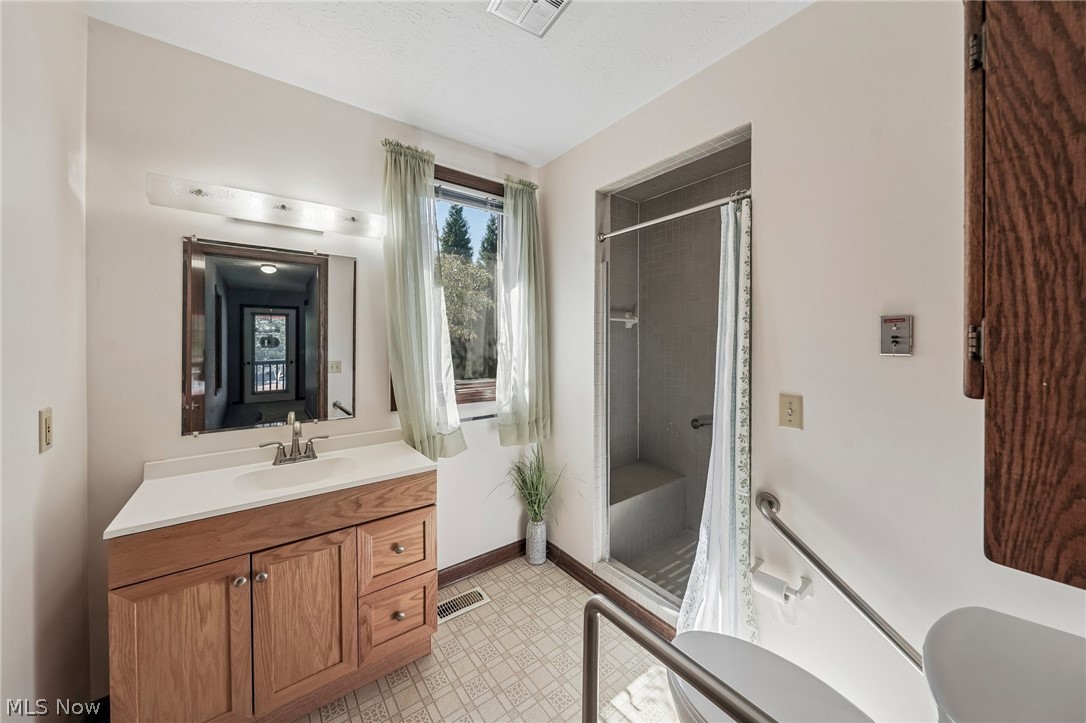 2337 Reno Drive NE Louisville OH 44641