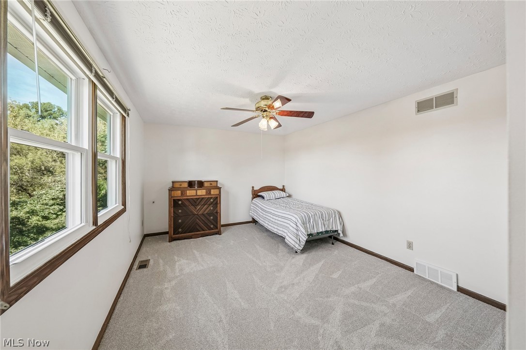 2337 Reno Drive NE Louisville OH 44641