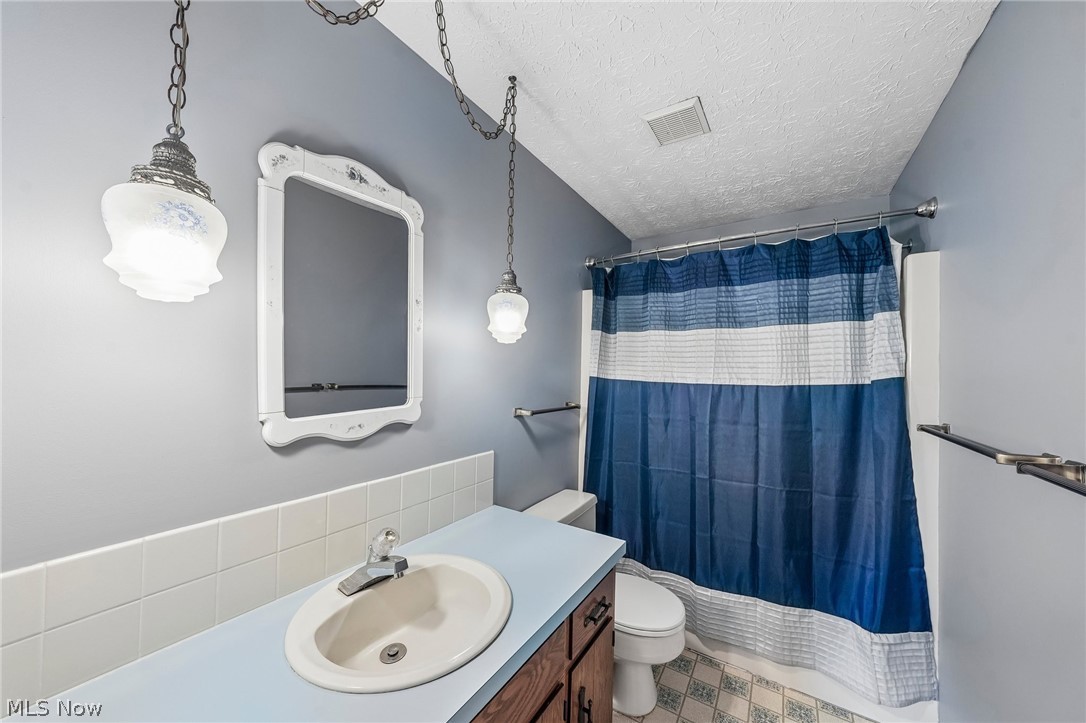 2337 Reno Drive NE Louisville OH 44641
