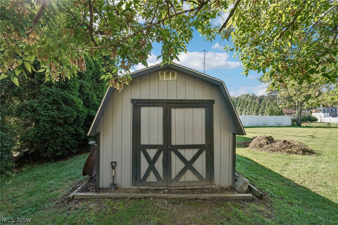 2337 Reno Drive NE Louisville OH 44641