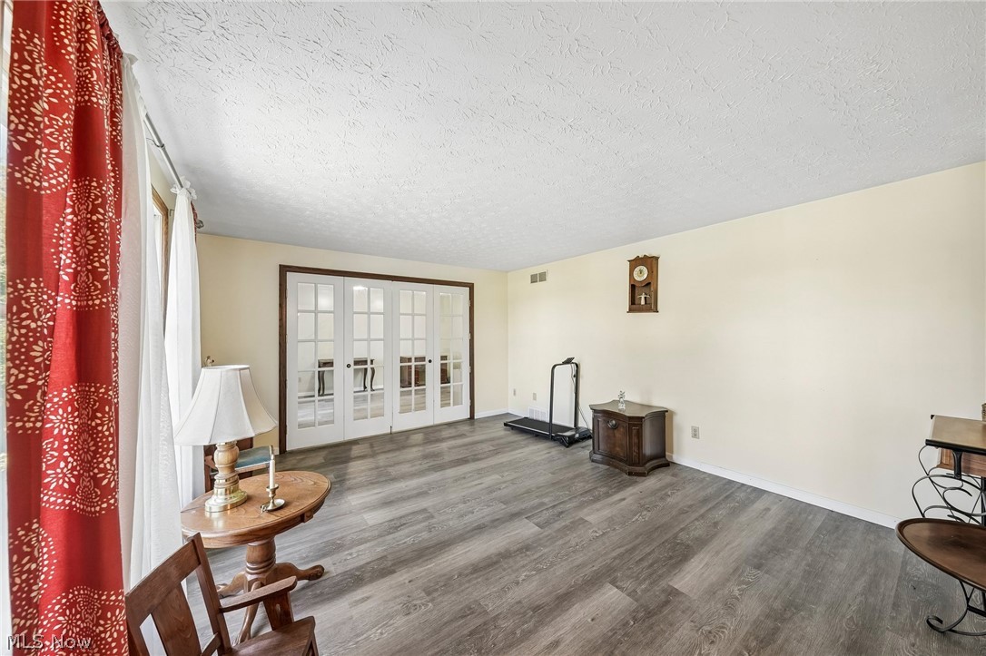 2337 Reno Drive NE Louisville OH 44641