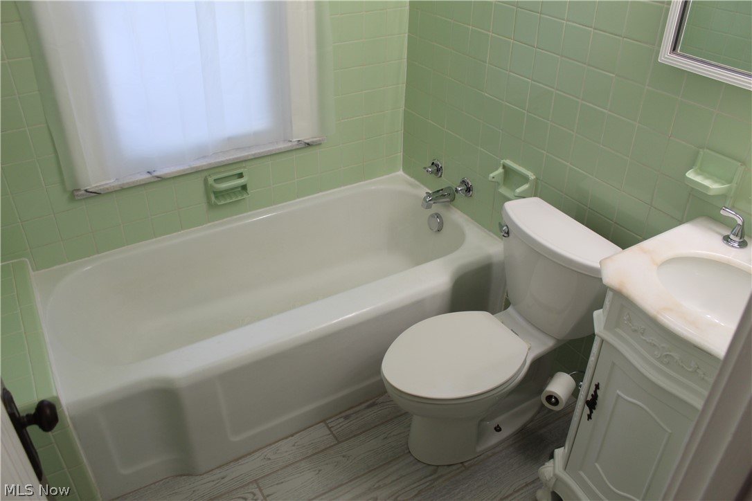 5805 Northcliff Avenue Cleveland OH 44144