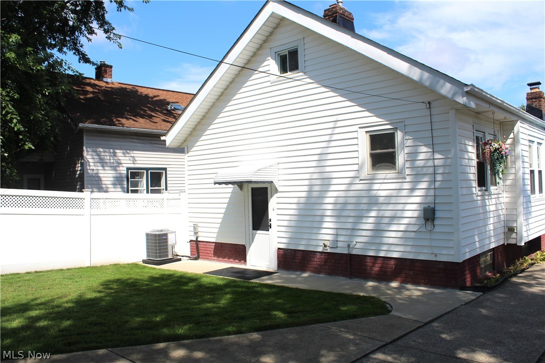 5805 Northcliff Avenue Cleveland OH 44144
