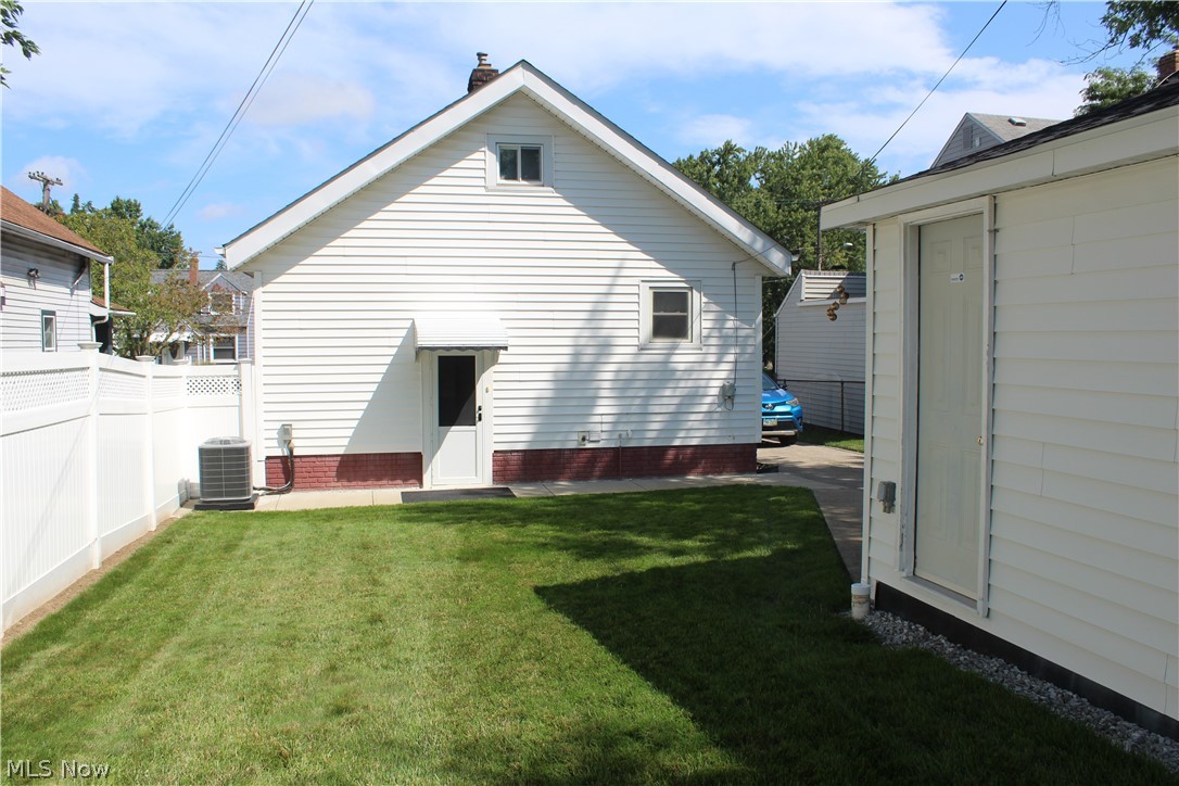 5805 Northcliff Avenue Cleveland OH 44144