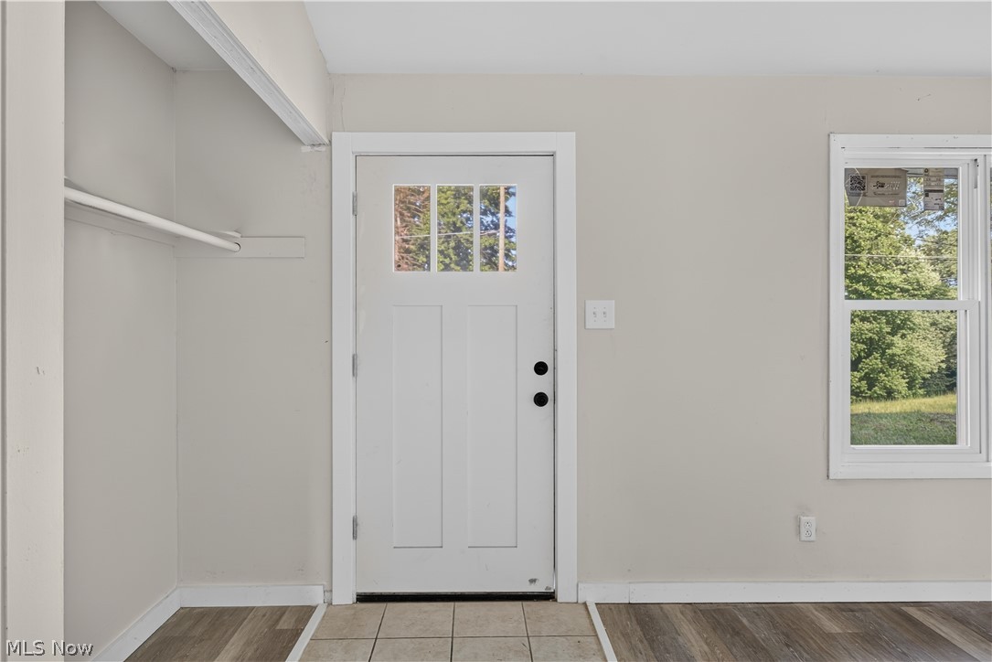 2476 Amberly Drive Youngstown OH 44511
