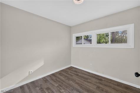2476 Amberly Drive Youngstown OH 44511