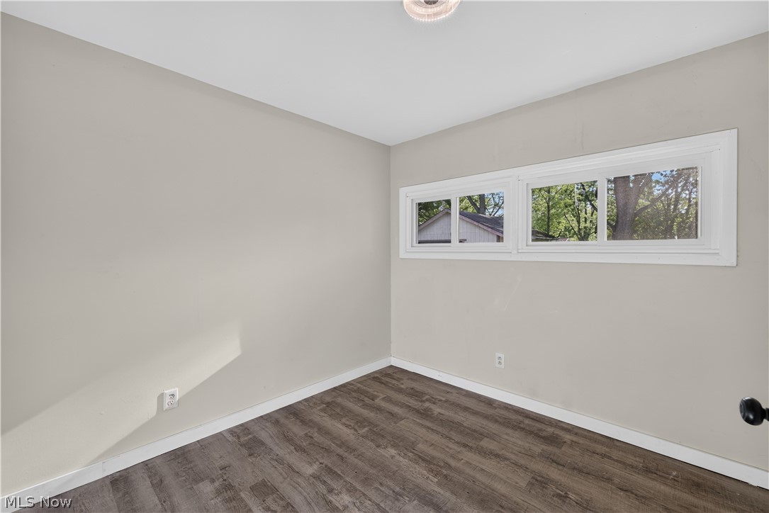 2476 Amberly Drive Youngstown OH 44511
