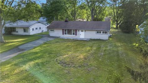 2476 Amberly Drive Youngstown OH 44511