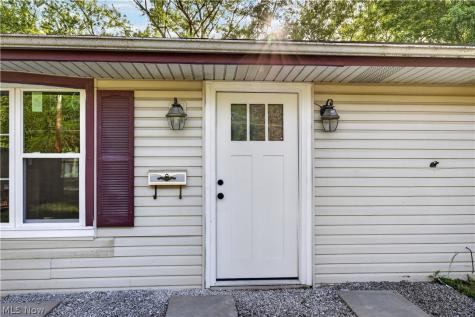 2476 Amberly Drive Youngstown OH 44511