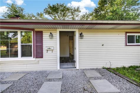 2476 Amberly Drive Youngstown OH 44511