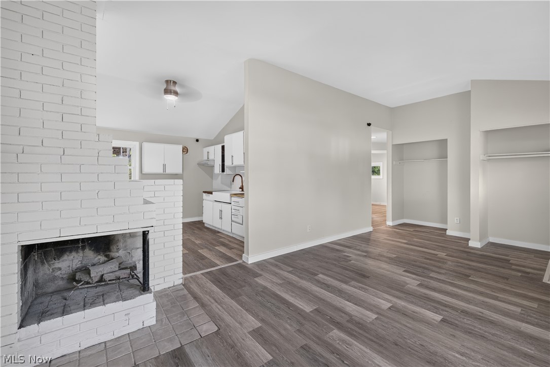 2476 Amberly Drive Youngstown OH 44511