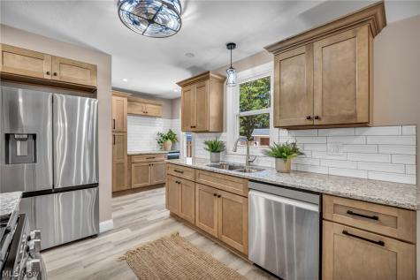 2368 Eardley Road University Heights OH 44118