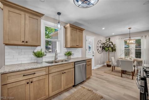 2368 Eardley Road University Heights OH 44118