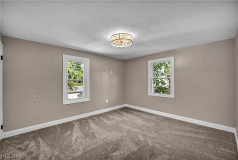 2368 Eardley Road University Heights OH 44118