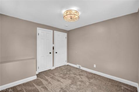 2368 Eardley Road University Heights OH 44118