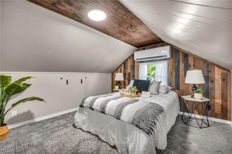 2368 Eardley Road University Heights OH 44118