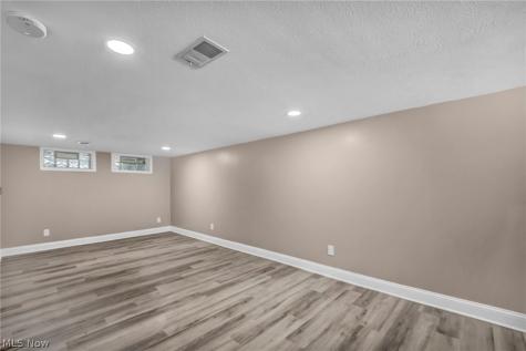 2368 Eardley Road University Heights OH 44118