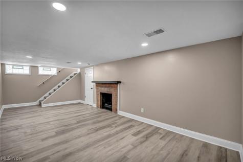 2368 Eardley Road University Heights OH 44118