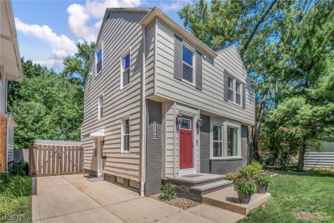 2368 Eardley Road University Heights OH 44118
