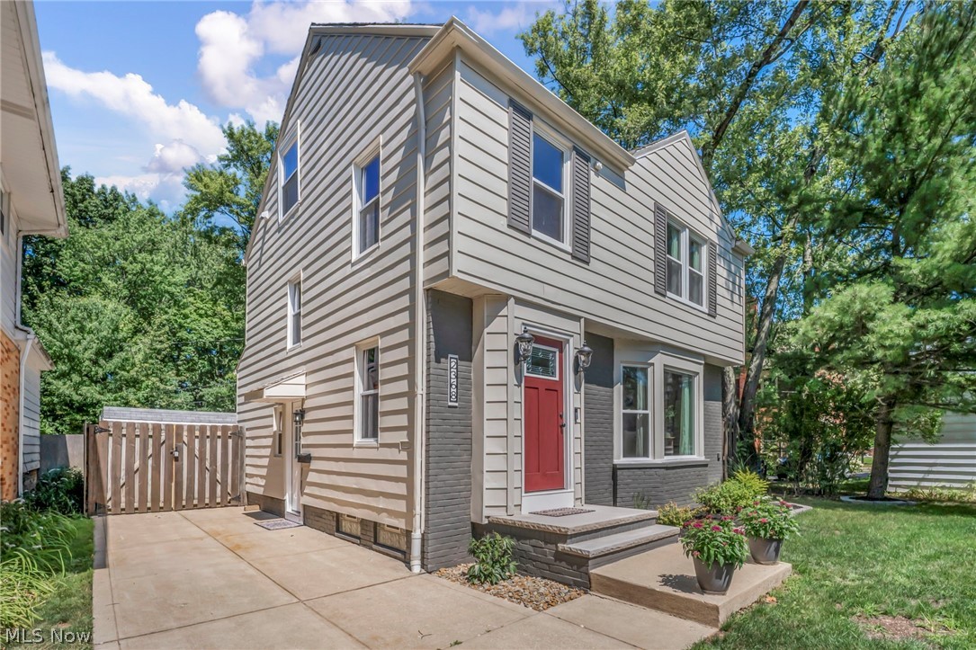 2368 Eardley Road University Heights OH 44118