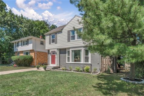 2368 Eardley Road University Heights OH 44118