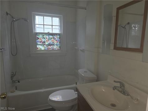 815 Russell Avenue Akron OH 44307