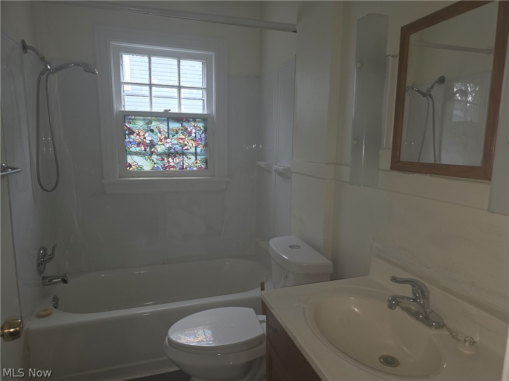 815 Russell Avenue Akron OH 44307