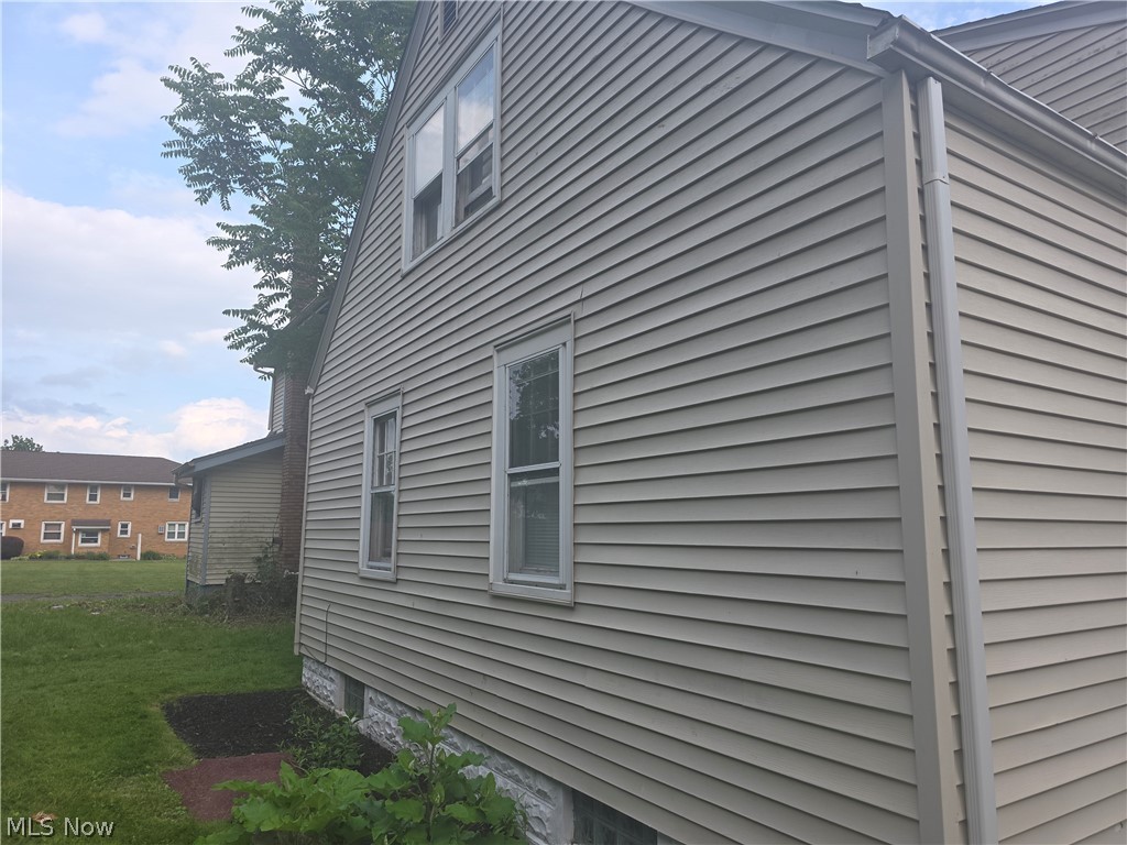 815 Russell Avenue Akron OH 44307