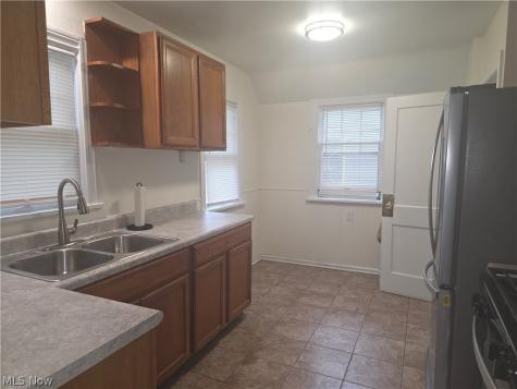 815 Russell Avenue Akron OH 44307