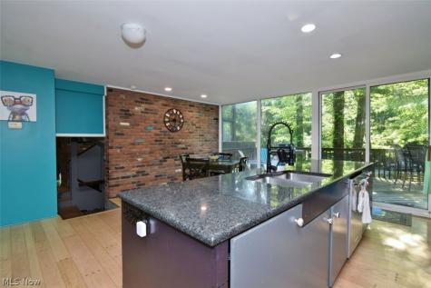1944 Laurel Hill Drive South Euclid OH 44121