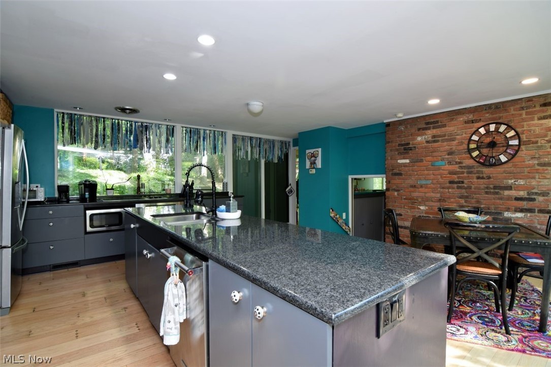 1944 Laurel Hill Drive South Euclid OH 44121