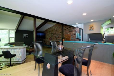 1944 Laurel Hill Drive South Euclid OH 44121
