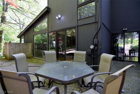 1944 Laurel Hill Drive South Euclid OH 44121