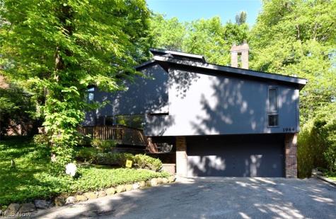 1944 Laurel Hill Drive South Euclid OH 44121