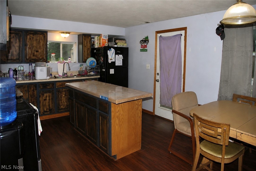 600 Marshall Turrin Drive SE New Philadelphia OH 44663