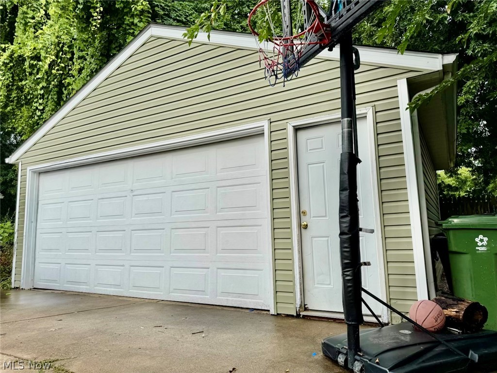 1276 E 359th Street Eastlake OH 44095