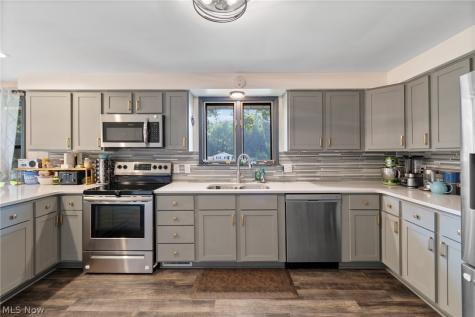 800 Woodview Drive NE Massillon OH 44646