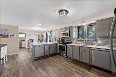 800 Woodview Drive NE Massillon OH 44646