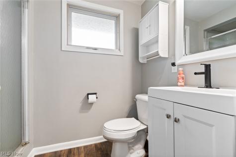 800 Woodview Drive NE Massillon OH 44646