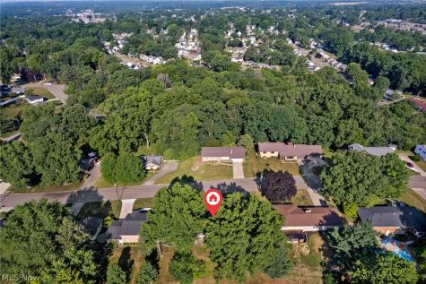 800 Woodview Drive NE Massillon OH 44646