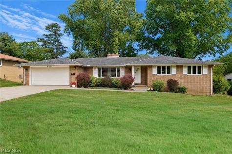 800 Woodview Drive NE Massillon OH 44646