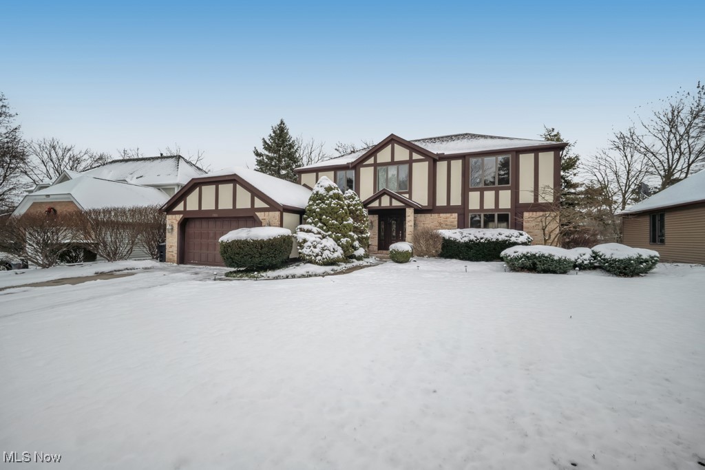 17801 Saratoga Trail Strongsville OH 44136