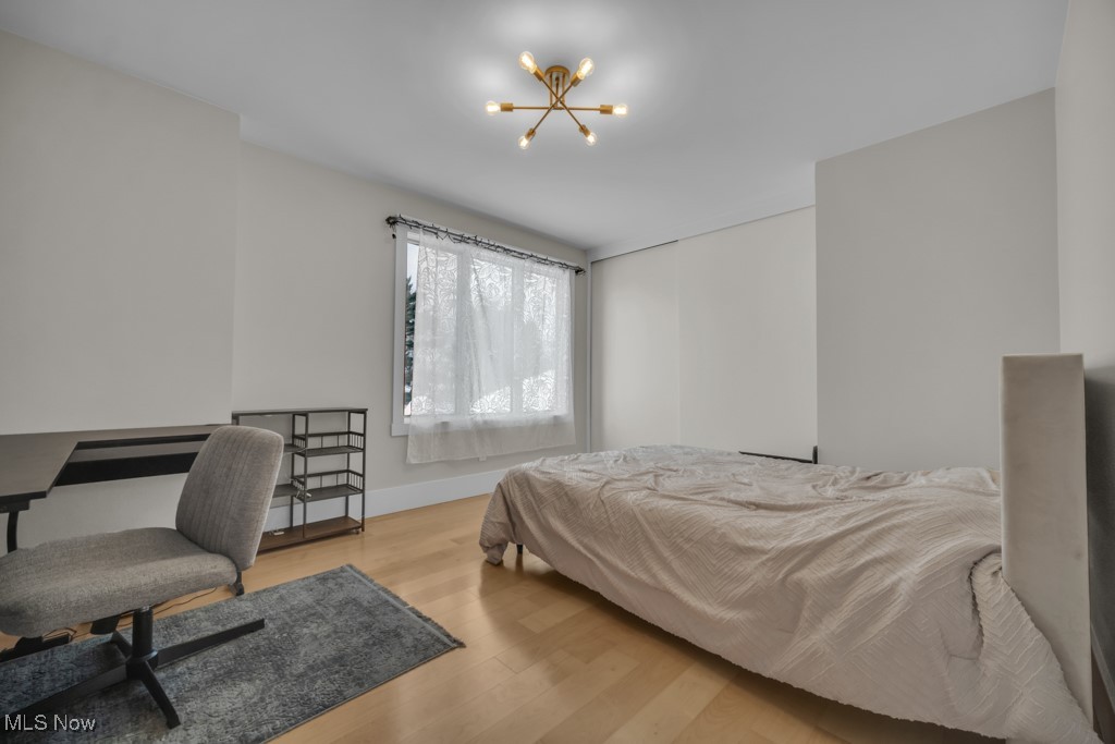 17801 Saratoga Trail Strongsville OH 44136