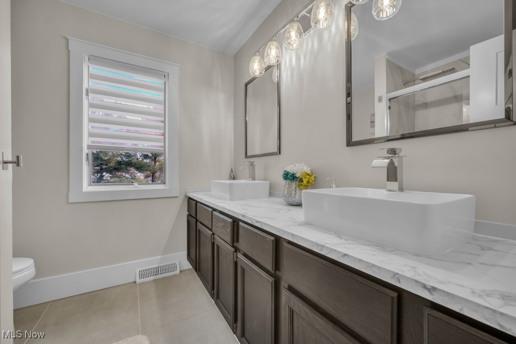 17801 Saratoga Trail Strongsville OH 44136