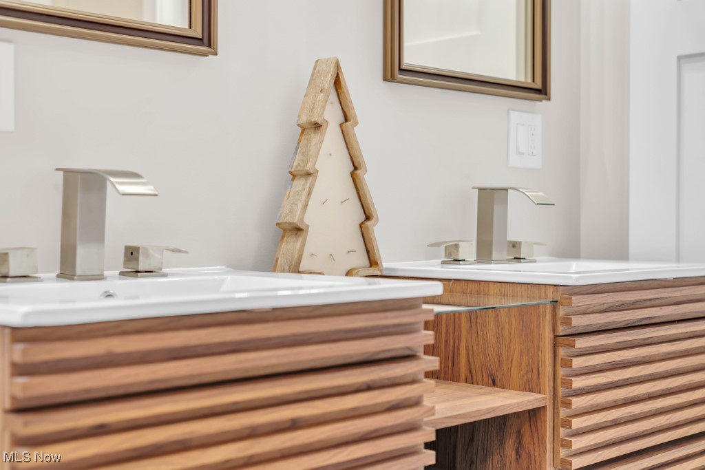 17801 Saratoga Trail Strongsville OH 44136