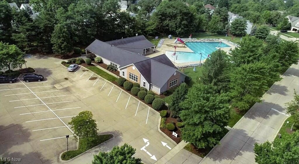 17801 Saratoga Trail Strongsville OH 44136