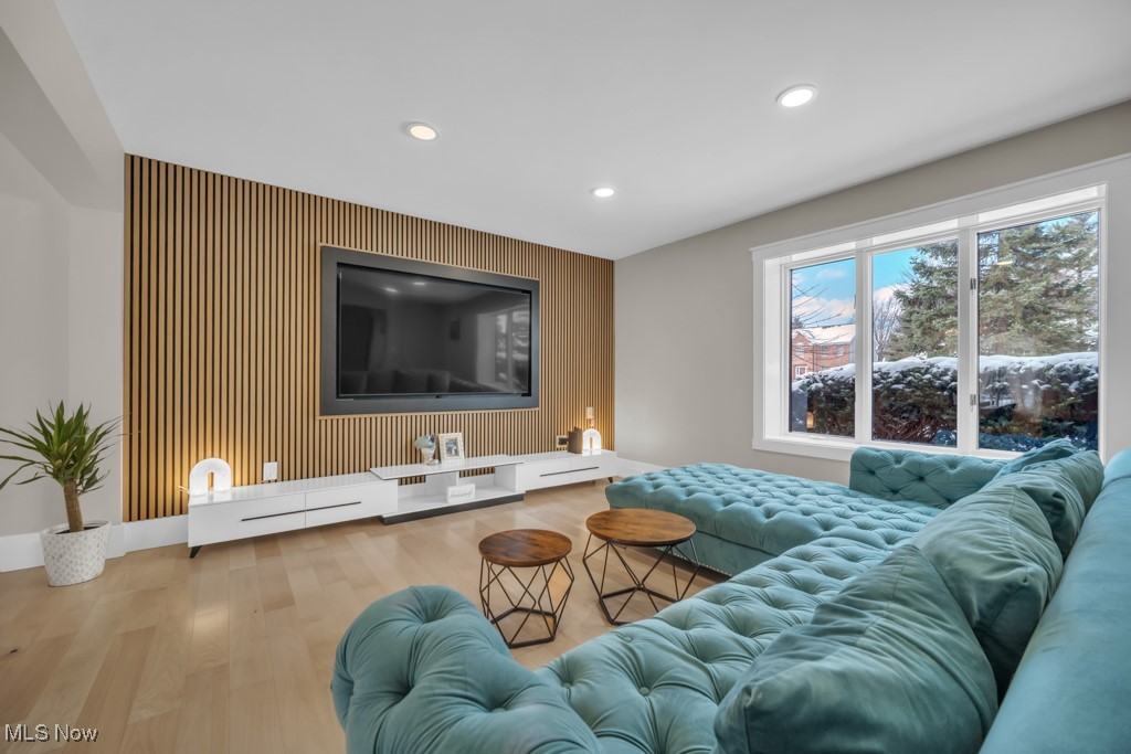 17801 Saratoga Trail Strongsville OH 44136