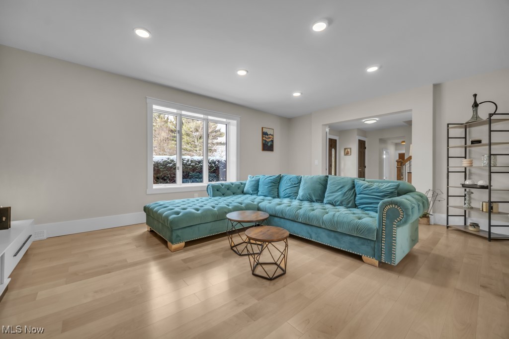 17801 Saratoga Trail Strongsville OH 44136