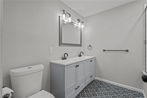 3820 Meadowbrook Boulevard University Heights OH 44118